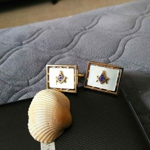 Cufflinks